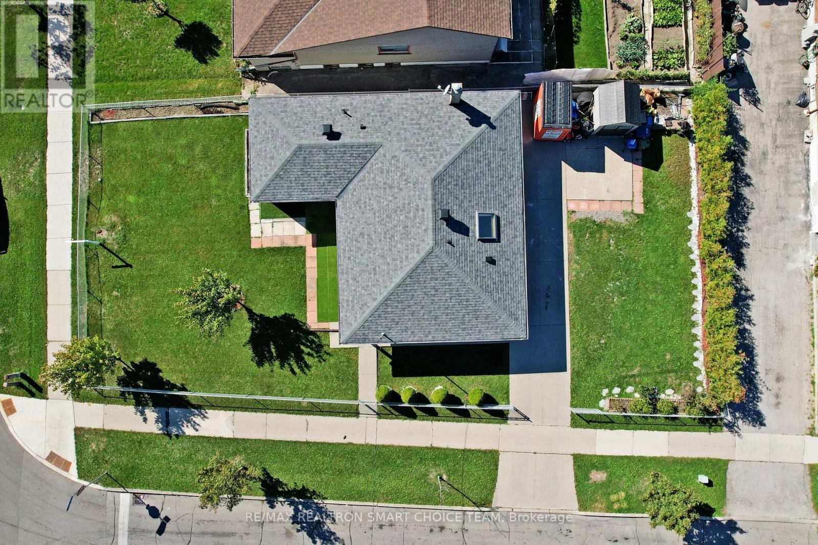 16 Frith Road, Toronto, ON -