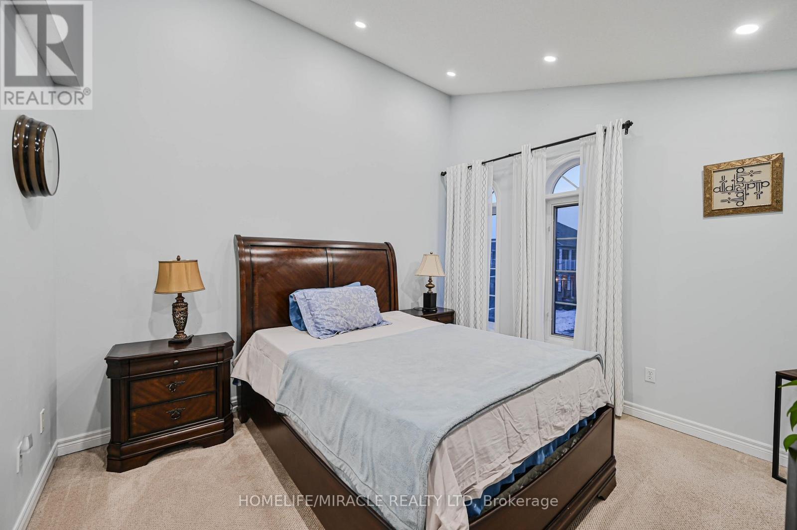 3420 Fountain Park Avenue, Mississauga, ON - Indoor Photo Showing Bedroom