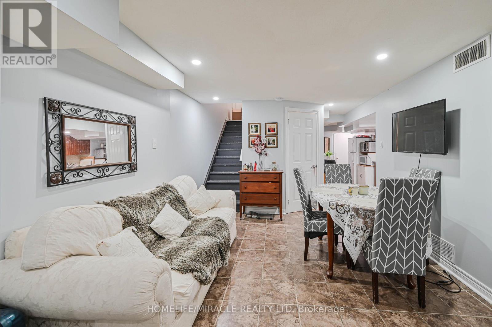 3420 Fountain Park Avenue, Mississauga, ON - Indoor