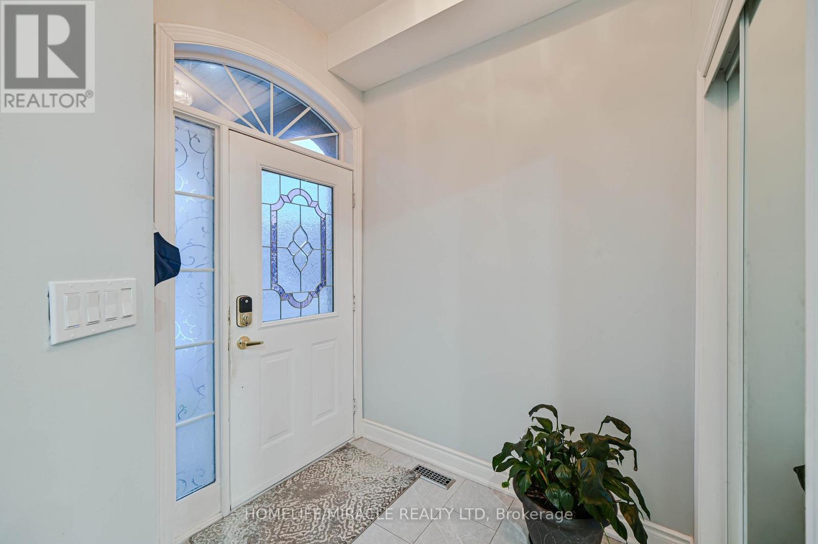 3420 Fountain Park Avenue, Mississauga, ON - Indoor Photo Showing Other Room