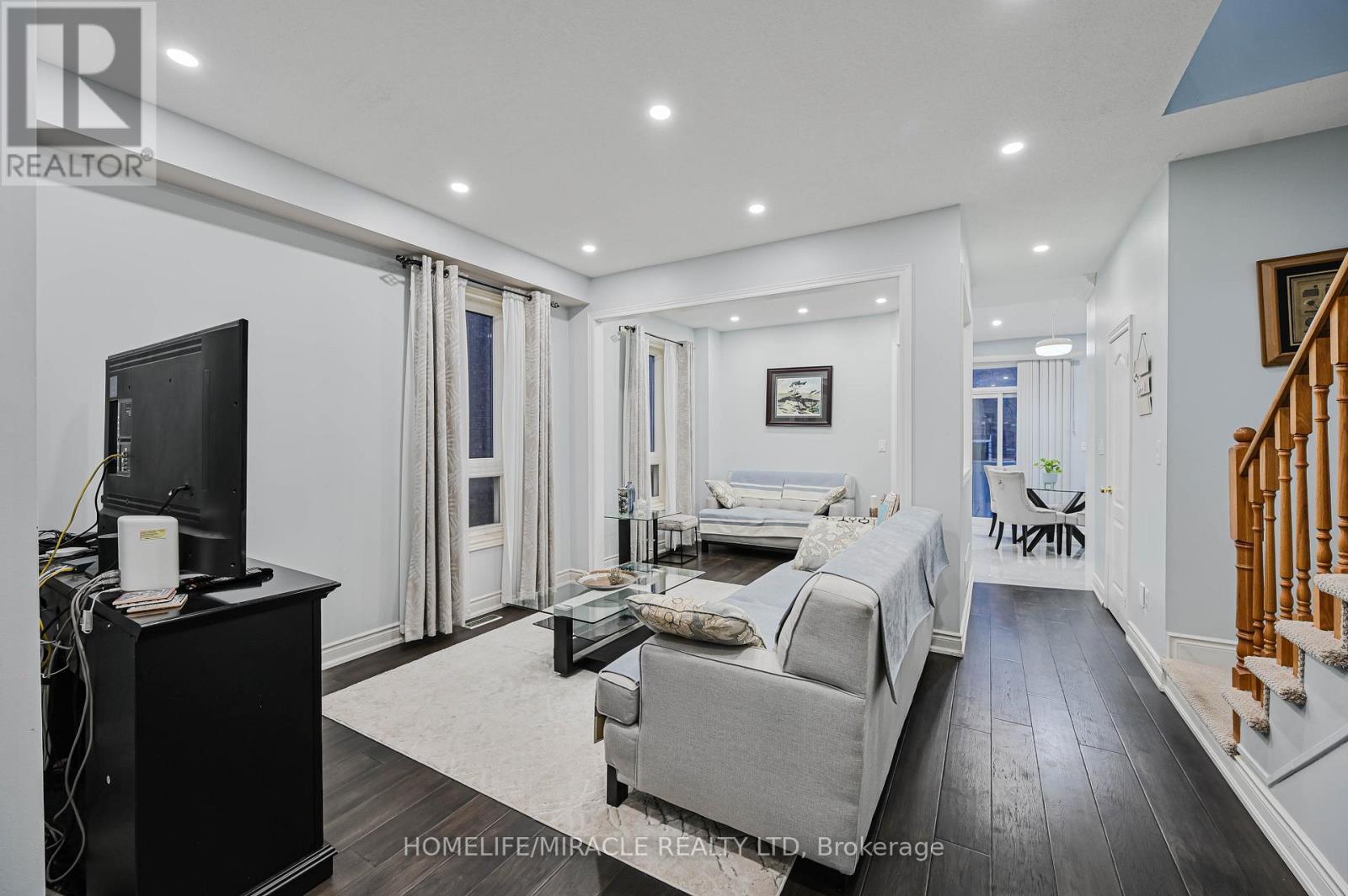 3420 Fountain Park Avenue, Mississauga, ON - Indoor