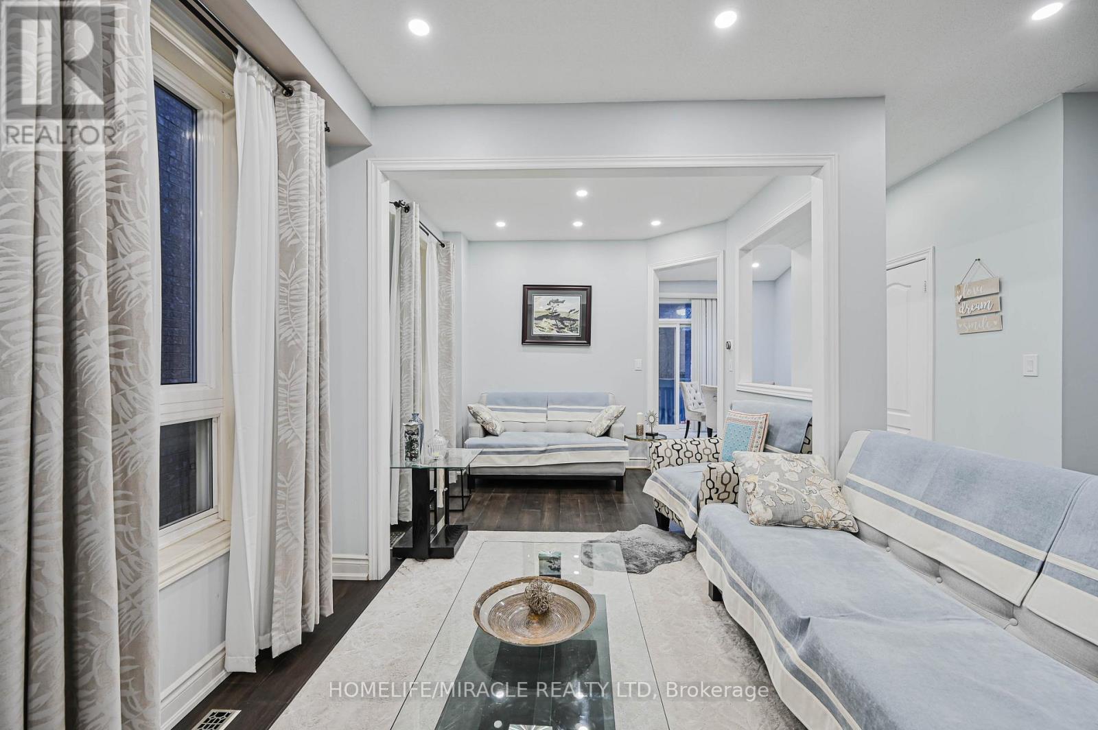 3420 Fountain Park Avenue, Mississauga, ON - Indoor