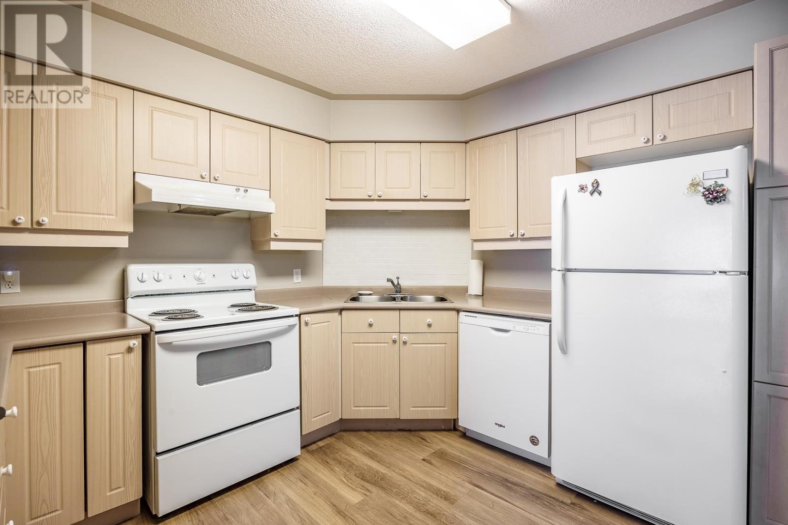 721 Third Line E # #8, Sault Ste. Marie, ON - Indoor Photo Showing Kitchen With Double Sink
