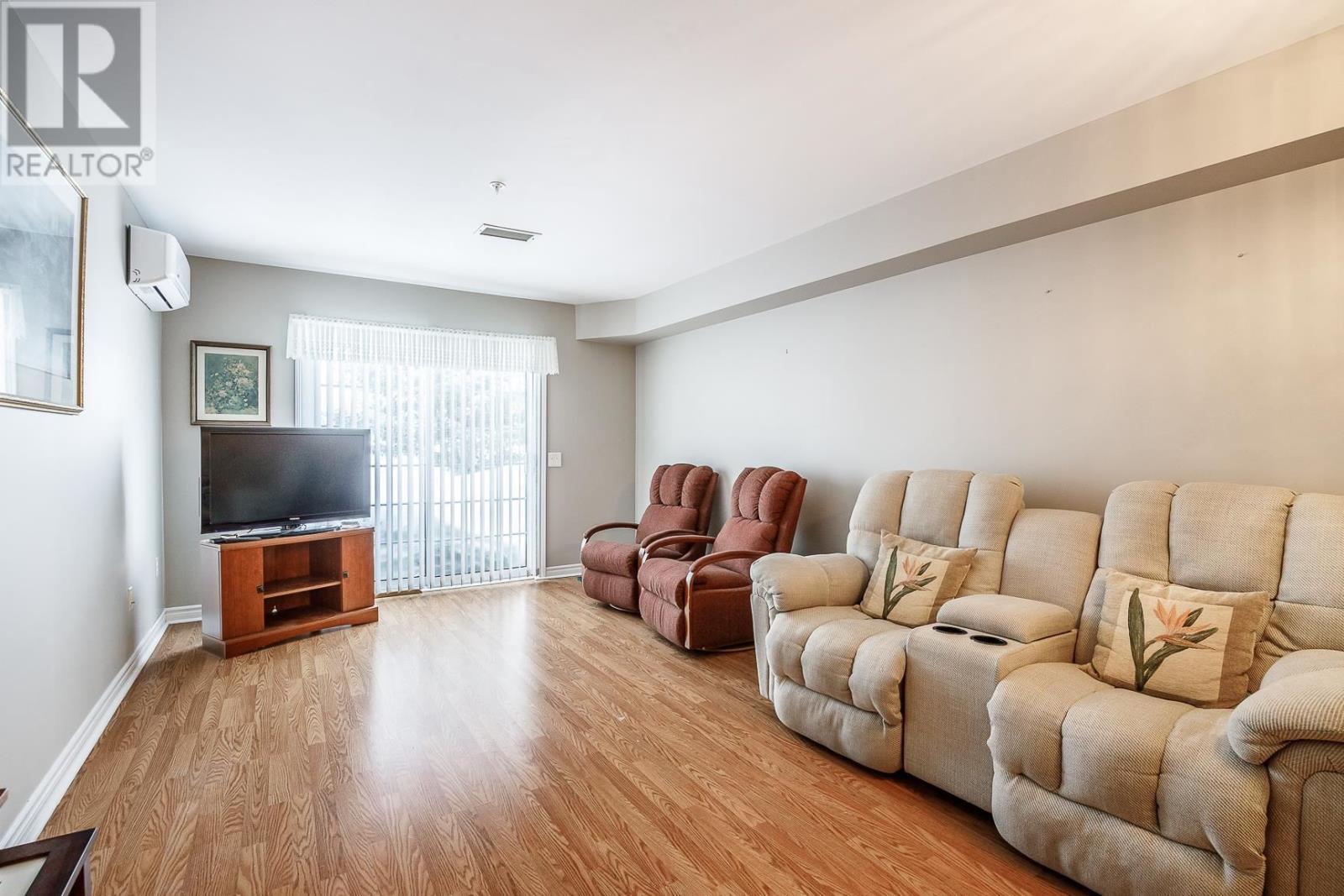 721 Third Line E # #8, Sault Ste. Marie, ON - Indoor Photo Showing Living Room