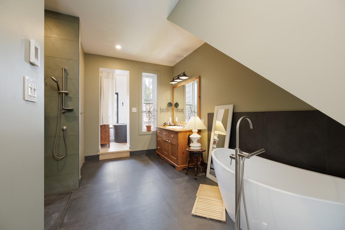 Salle de bains - 6891 Rue Chambord, Montréal (Rosemont/La Petite-Patrie), QC - Indoor Photo Showing Other Room