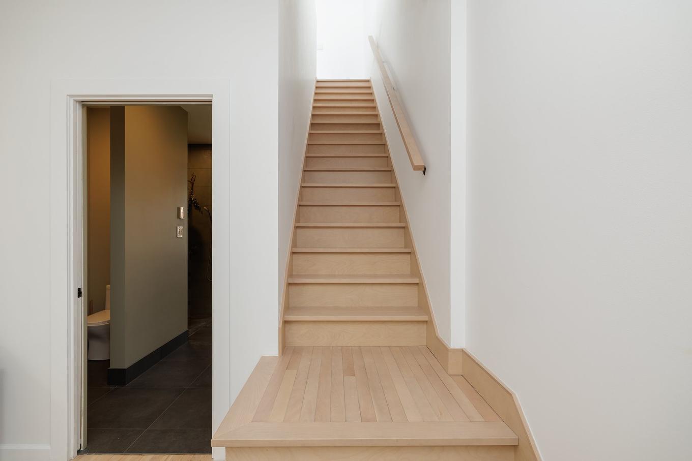 Escalier - 6891 Rue Chambord, Montréal (Rosemont/La Petite-Patrie), QC - Indoor Photo Showing Other Room