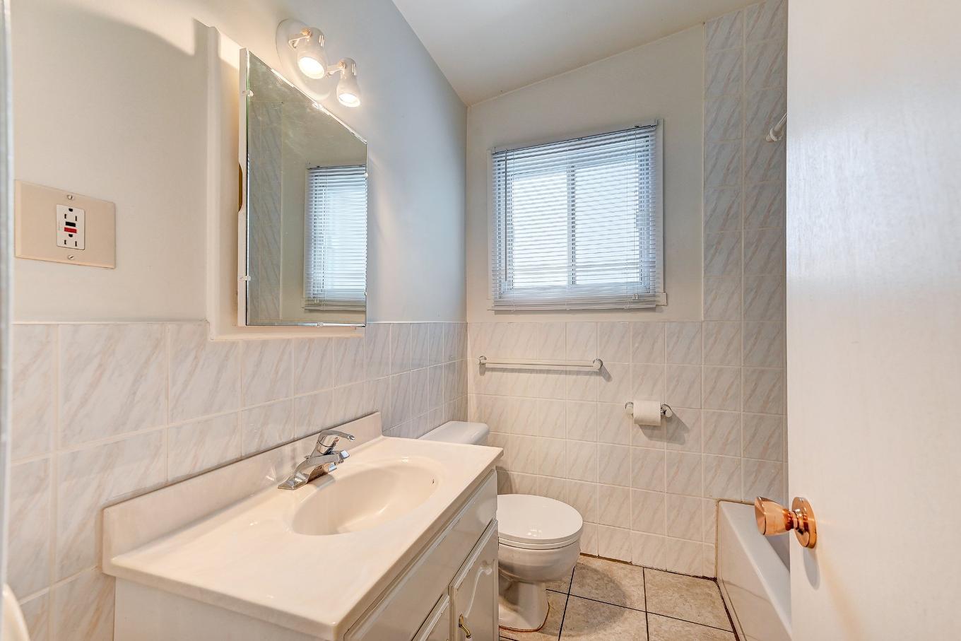 Salle de bains - 6000 Rue Verlaine, Brossard, QC - Indoor Photo Showing Bathroom