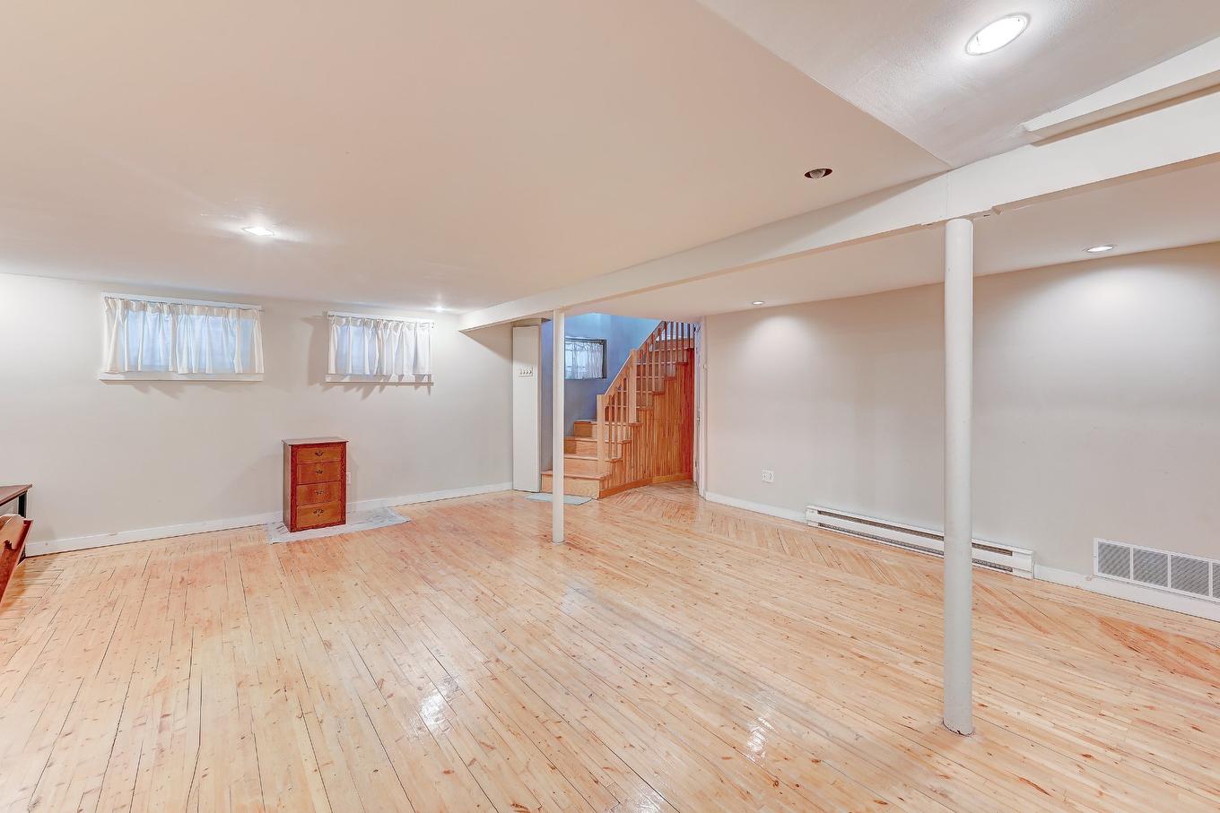 Salle familiale - 6000 Rue Verlaine, Brossard, QC - Indoor Photo Showing Basement
