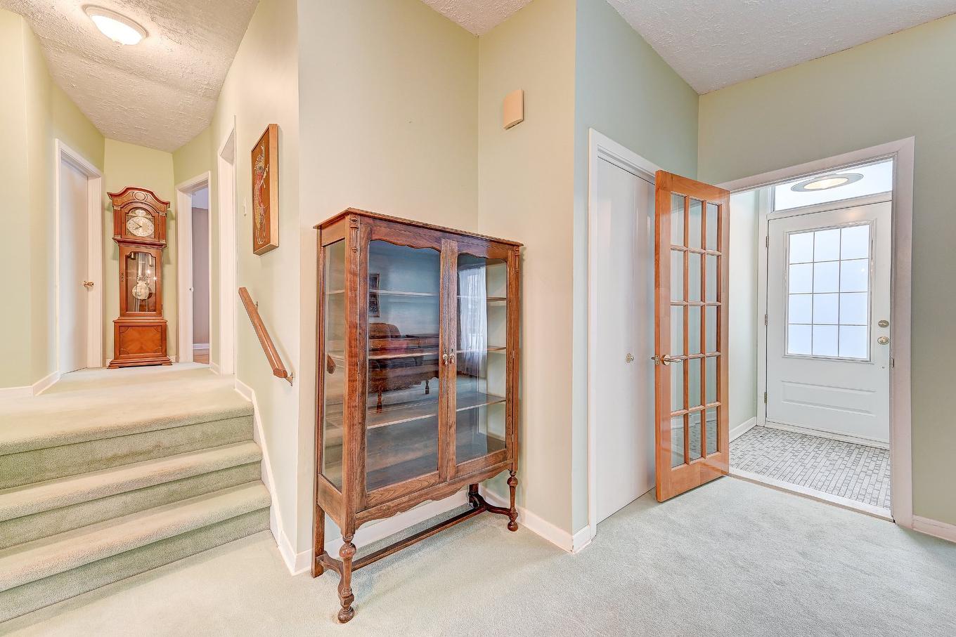 Hall d'entrée/Vestibule - 6000 Rue Verlaine, Brossard, QC - Indoor Photo Showing Other Room