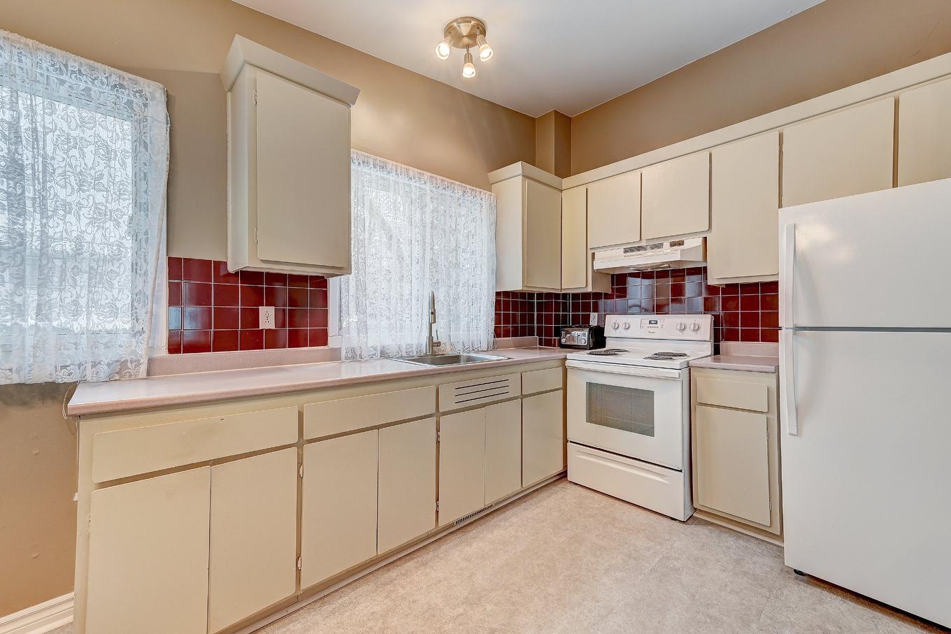 Cuisine - 6000 Rue Verlaine, Brossard, QC - Indoor Photo Showing Kitchen