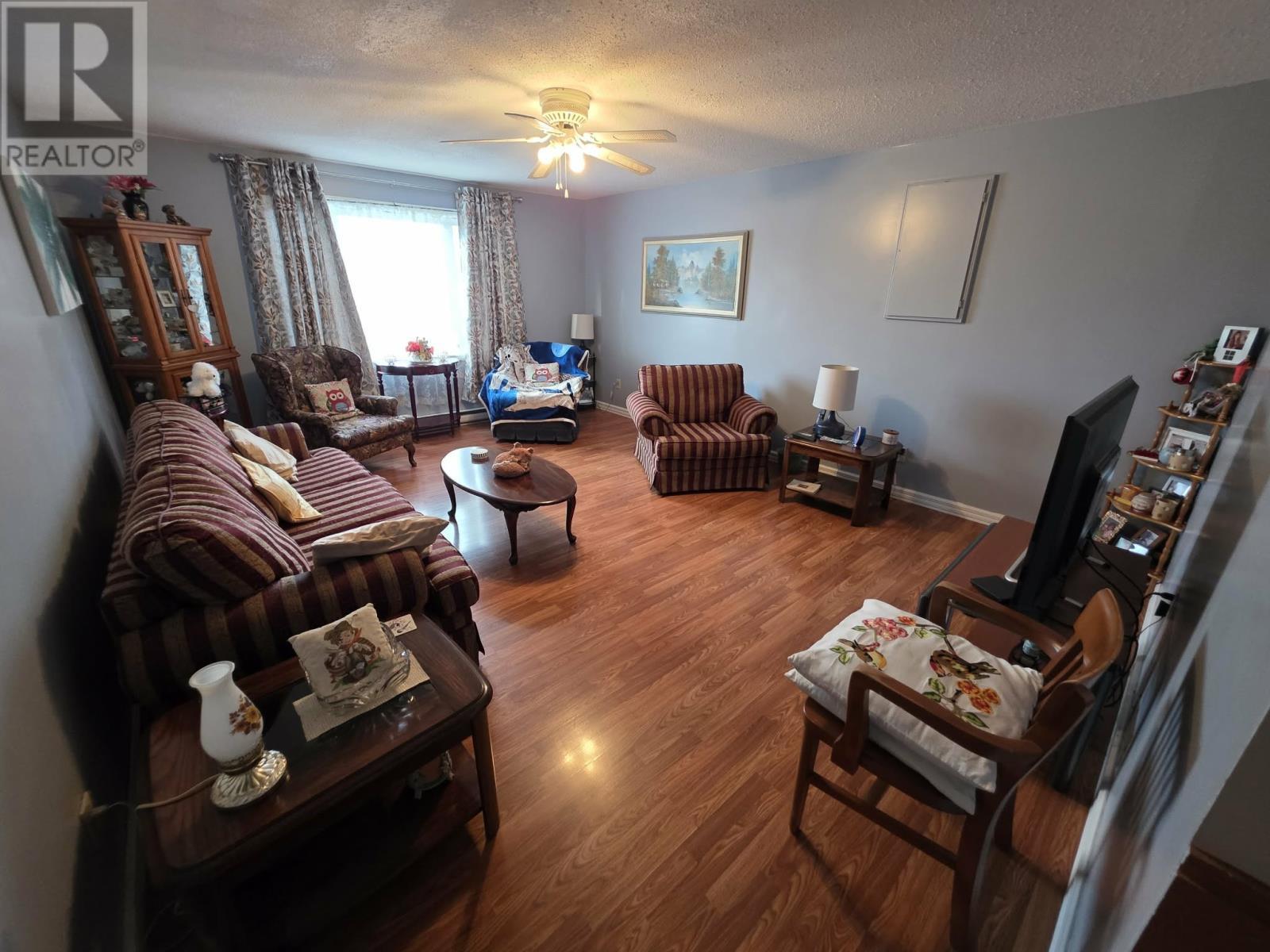 3 Main Highway, Mobile, NL - Indoor Photo Showing Living Room