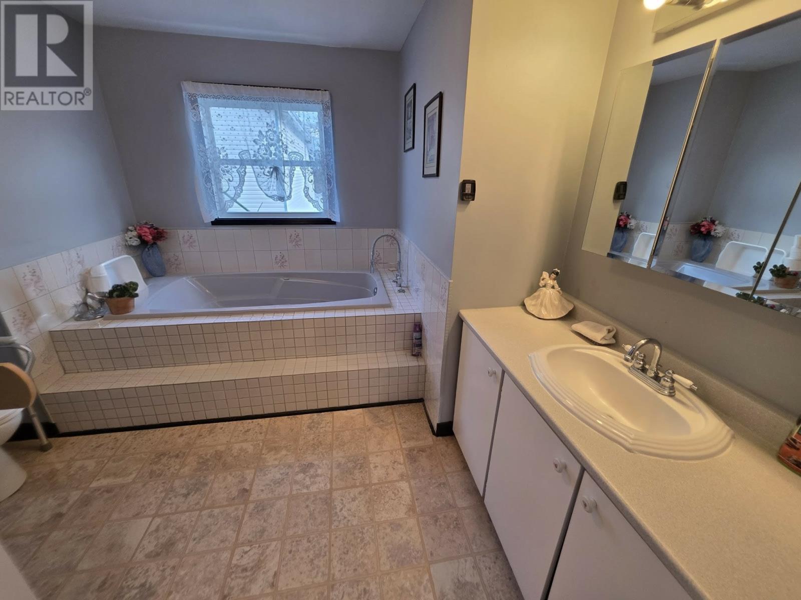 3 Main Highway, Mobile, NL - Indoor Photo Showing Bathroom