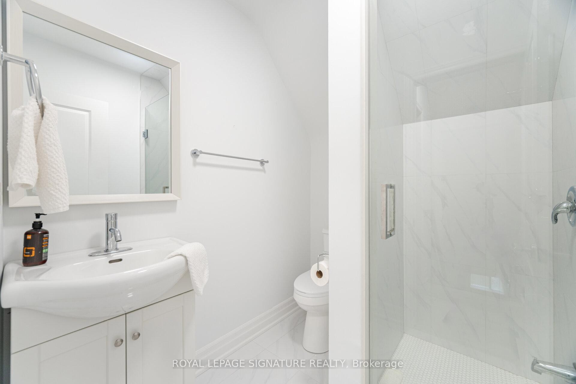 2015 Stanfield Road, Mississauga, ON - Indoor Photo Showing Bathroom