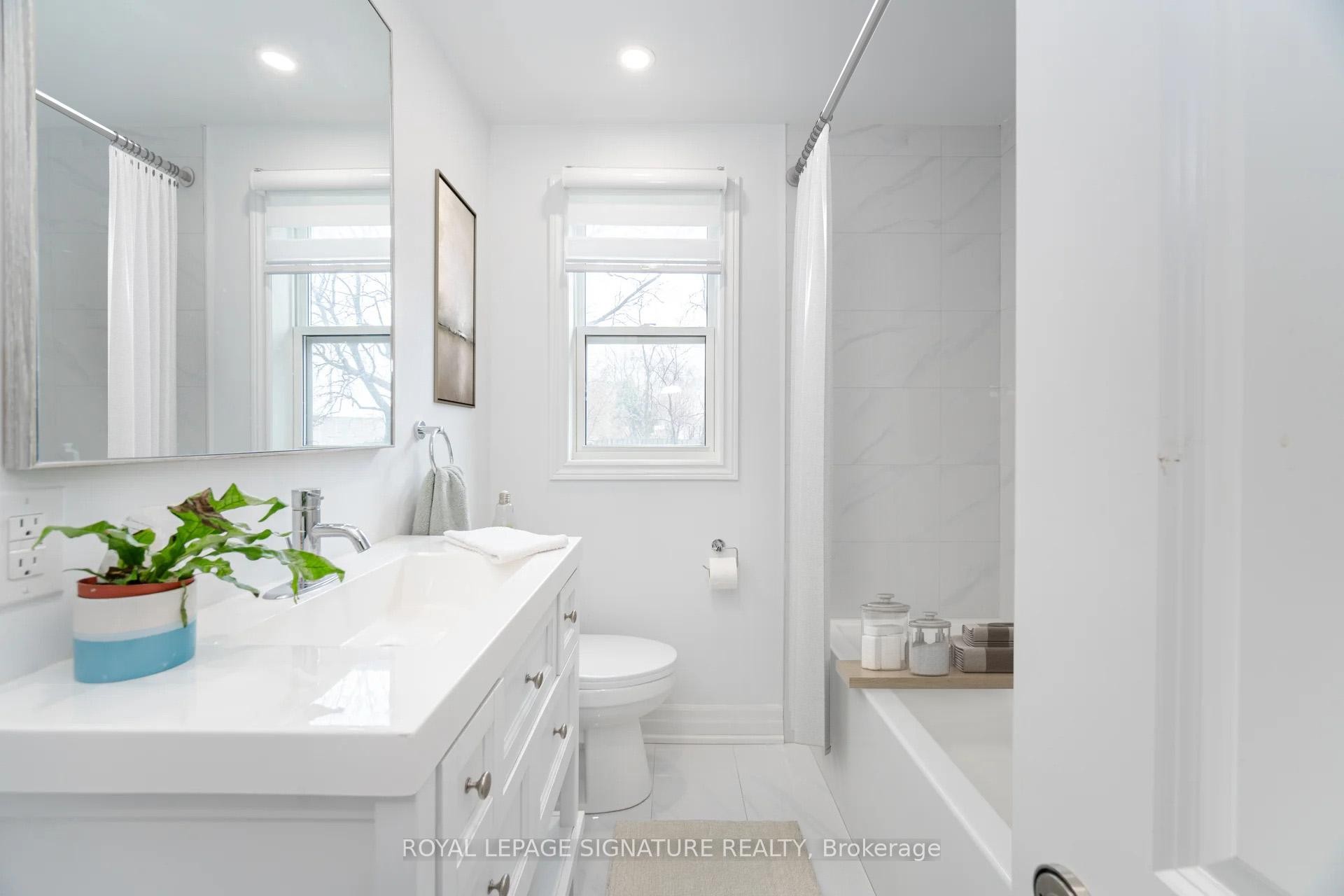 2015 Stanfield Road, Mississauga, ON - Indoor Photo Showing Bathroom