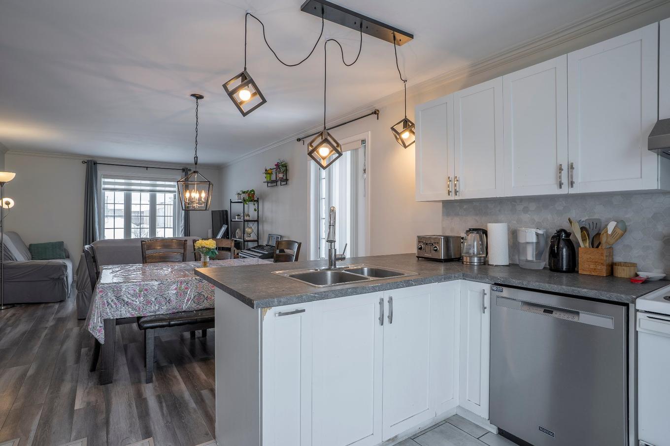 Kitchen - 2760 120E Rue, Saint-Georges, QC - Indoor Photo Showing Kitchen With Double Sink