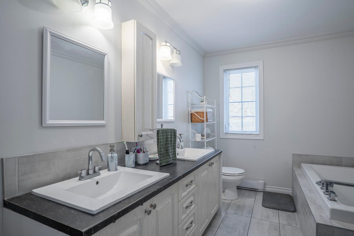 Bathroom - 2760 120E Rue, Saint-Georges, QC - Indoor Photo Showing Bathroom