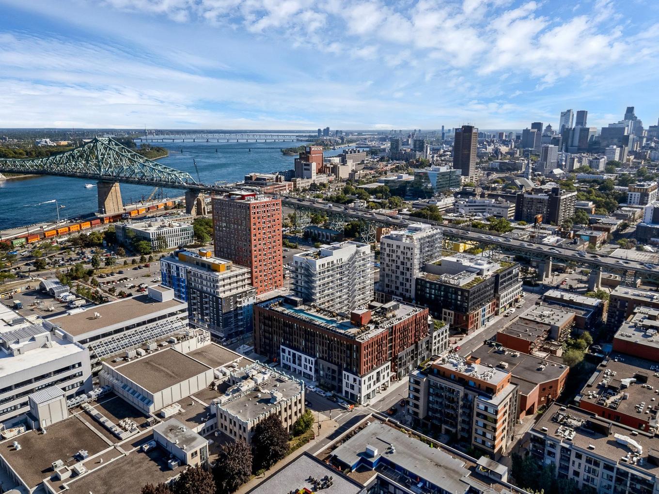 Aerial photo - 737-2180 Rue Ste-Catherine E., Montréal (Ville-Marie), QC - Outdoor With Body Of Water With View