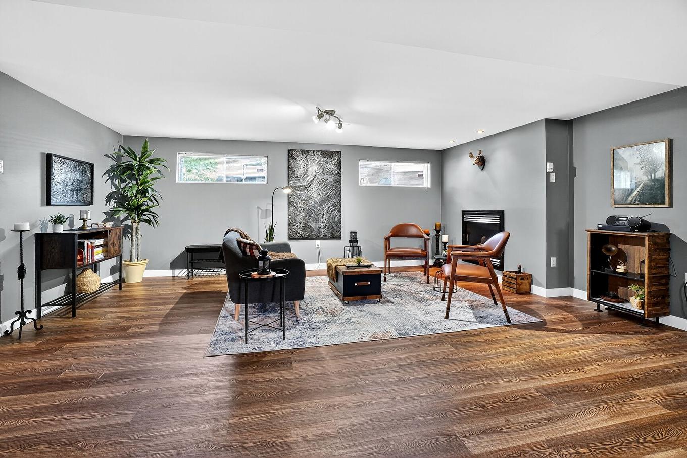 Salle familiale - 261 Rue François-Grenier, Repentigny (Repentigny), QC - Indoor Photo Showing Living Room