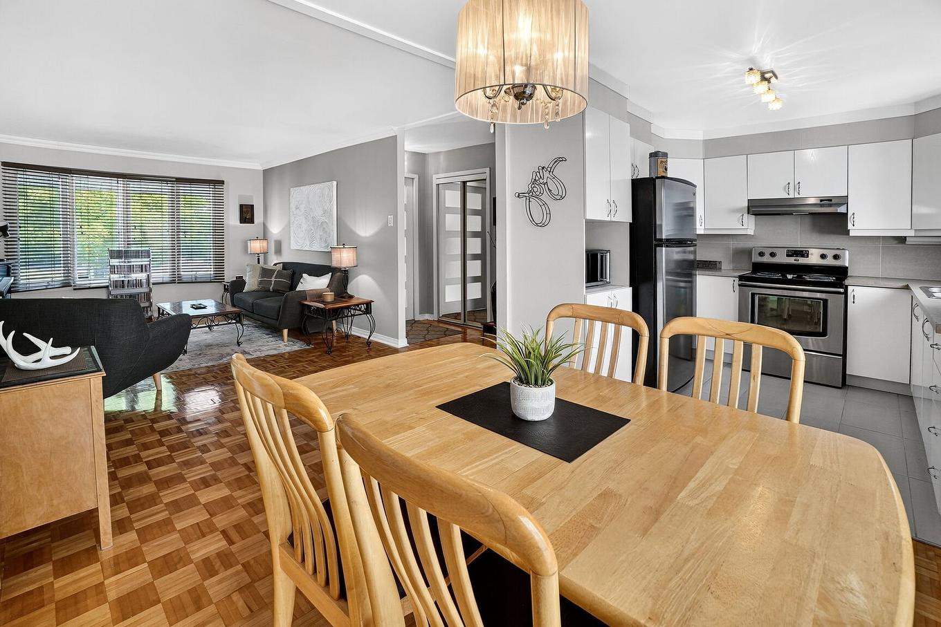 Salle à manger - 261 Rue François-Grenier, Repentigny (Repentigny), QC - Indoor Photo Showing Dining Room