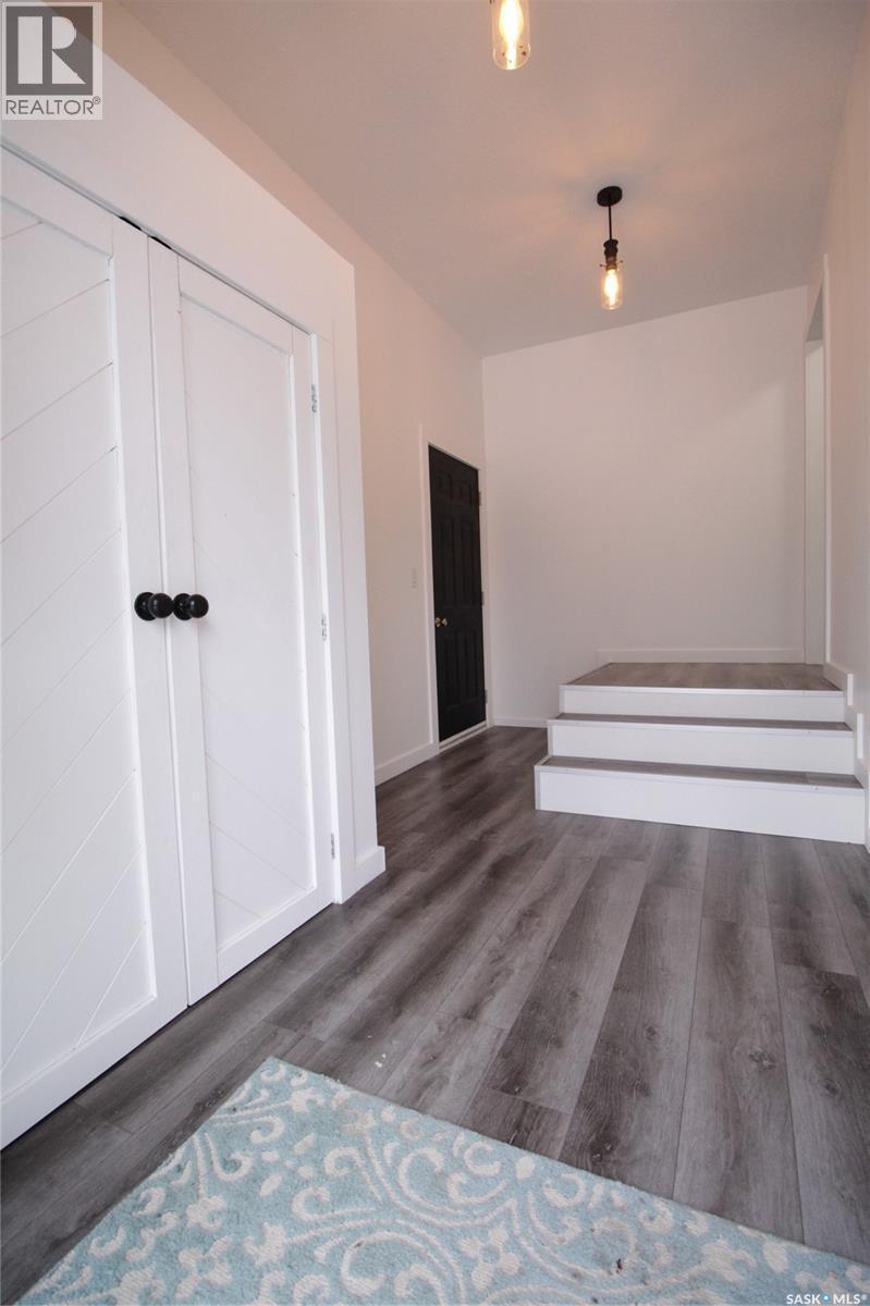 302 3Rd Avenue, Whitewood, SK - Indoor Photo Showing Other Room