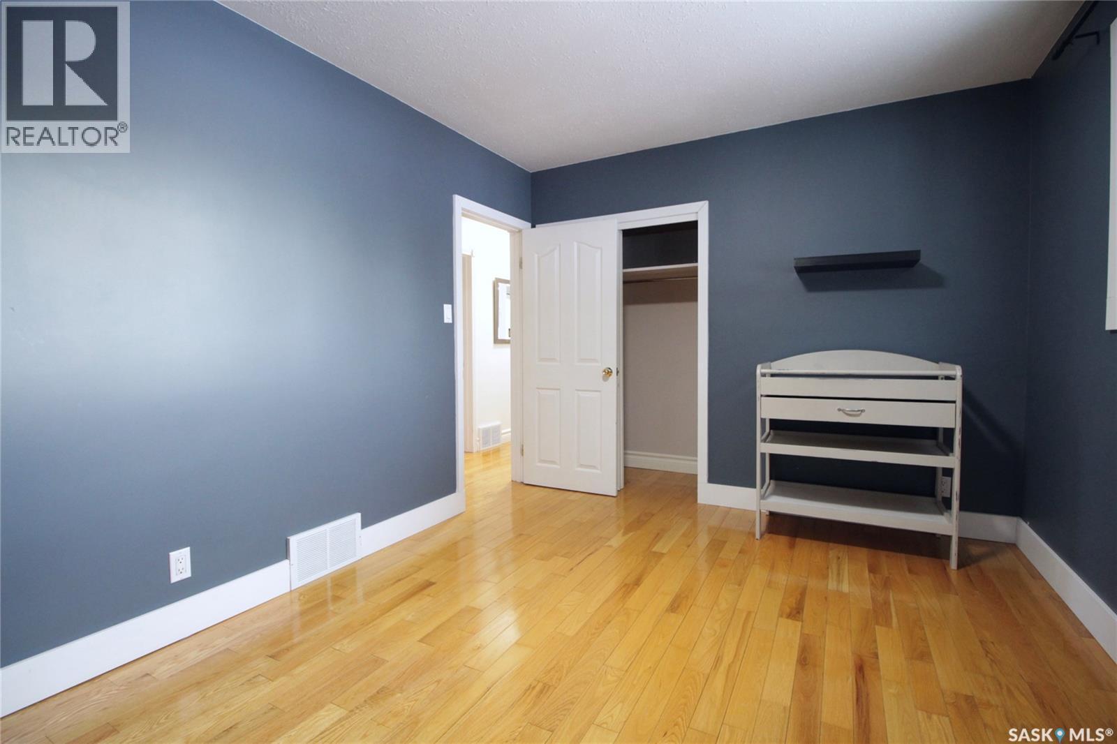 302 3Rd Avenue, Whitewood, SK - Indoor