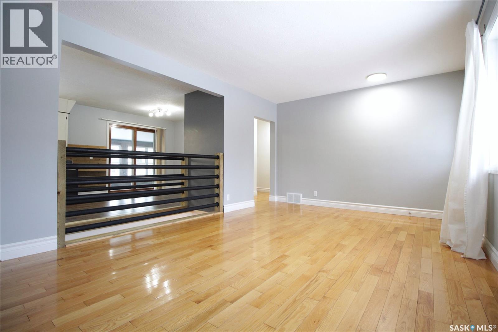 302 3Rd Avenue, Whitewood, SK - Indoor Photo Showing Other Room