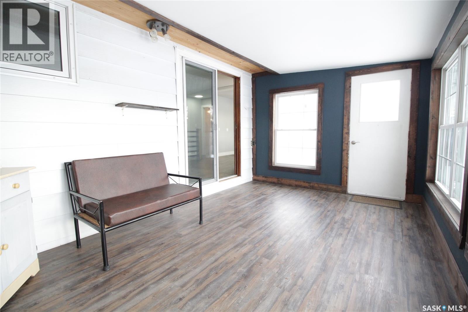 302 3Rd Avenue, Whitewood, SK - Indoor Photo Showing Other Room