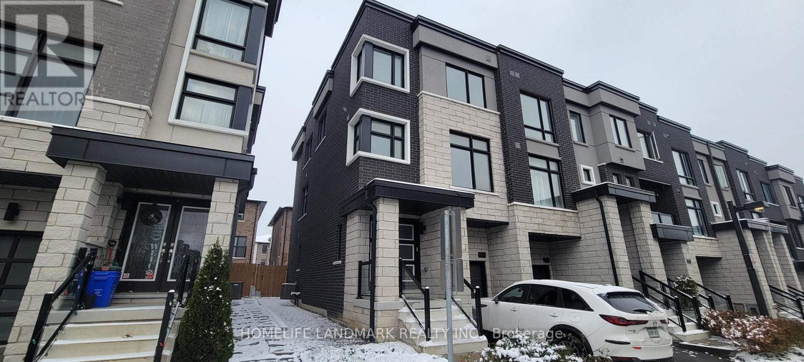 2514 Castlegate Crossing, Pickering, ON - Outdoor