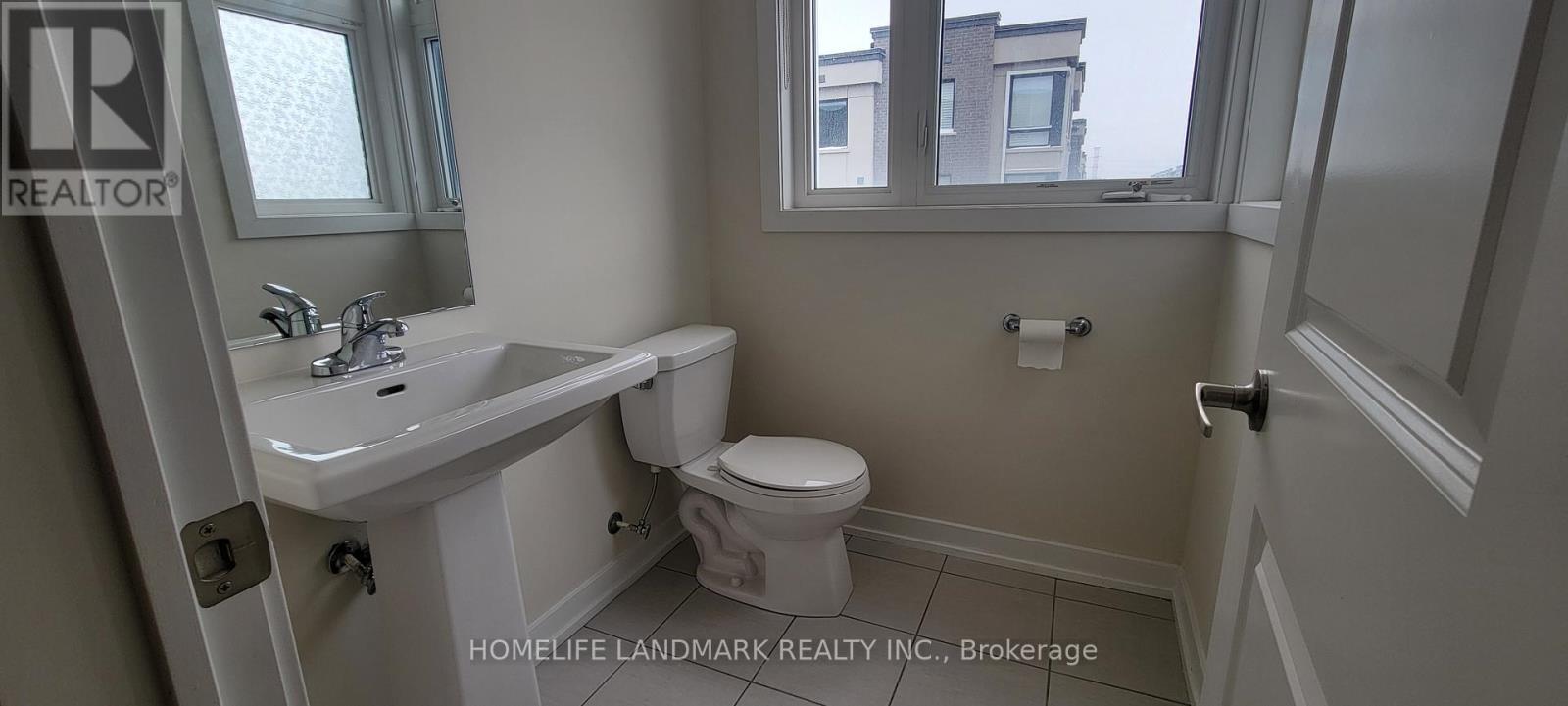 2514 Castlegate Crossing, Pickering, ON - Indoor Photo Showing Bathroom