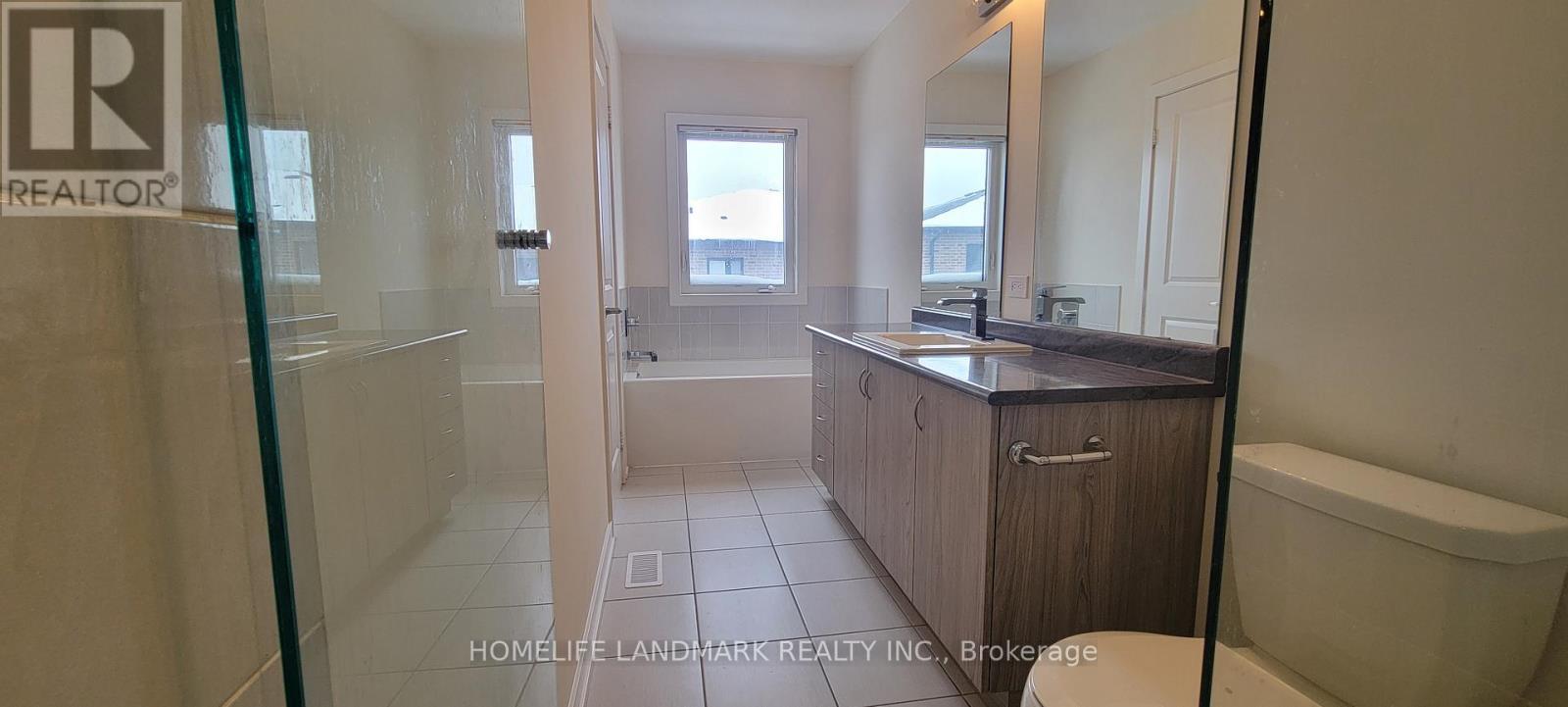 2514 Castlegate Crossing, Pickering, ON - Indoor Photo Showing Bathroom