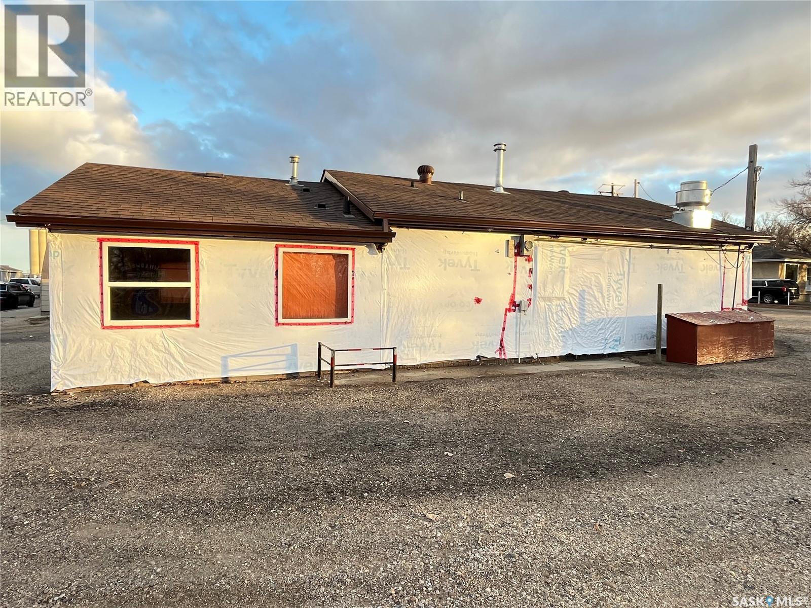 2 Pacific Avenue, Maple Creek, SK