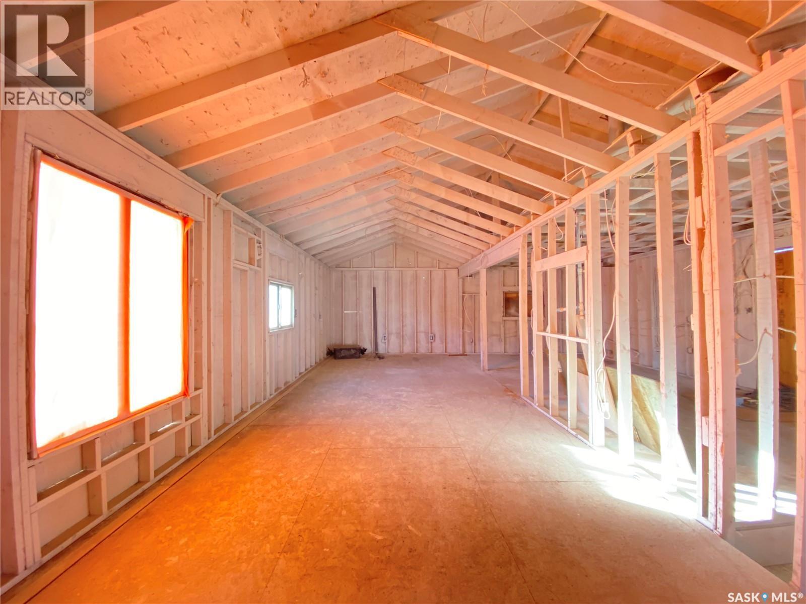 2 Pacific Avenue, Maple Creek, SK