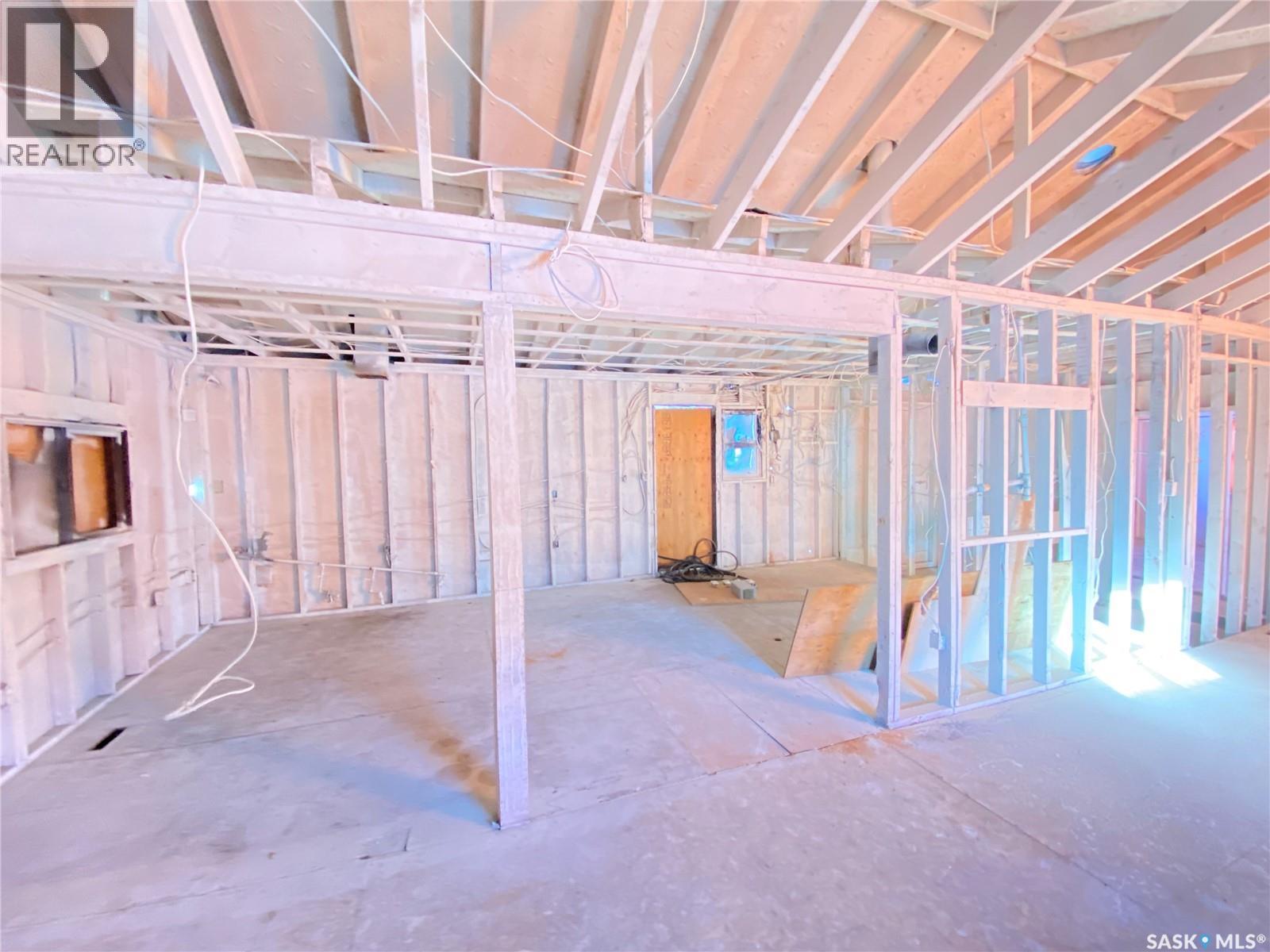 2 Pacific Avenue, Maple Creek, SK