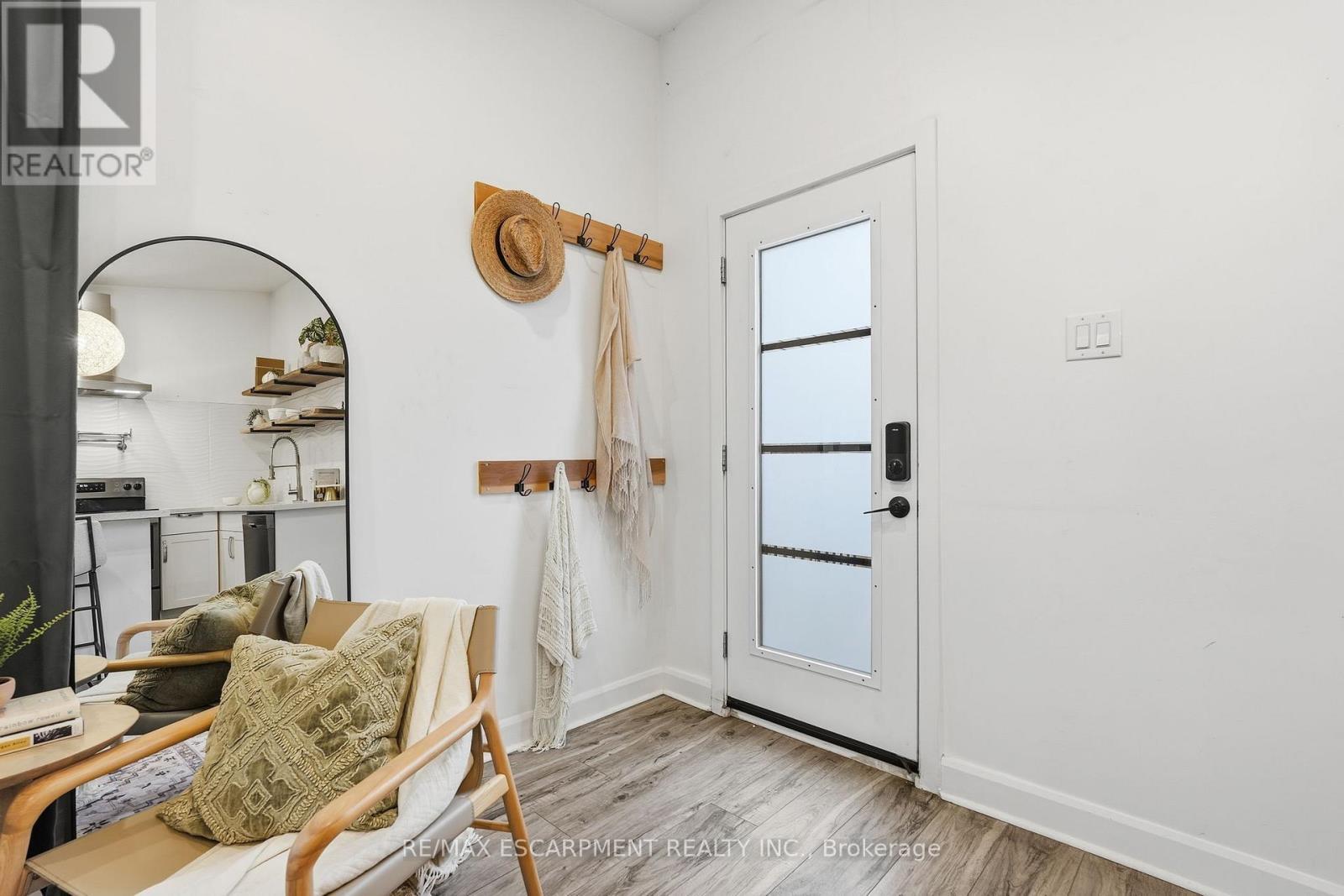 48 Frederick Avenue, Hamilton, ON - Indoor Photo Showing Other Room