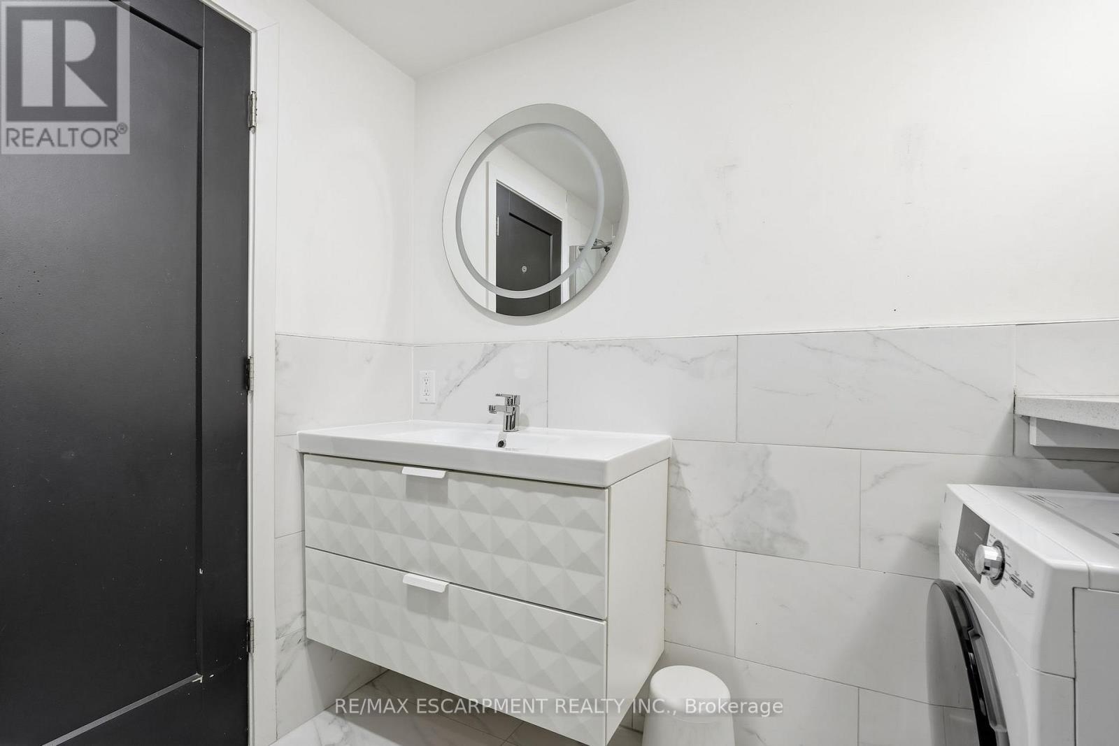 48 Frederick Avenue, Hamilton, ON - Indoor