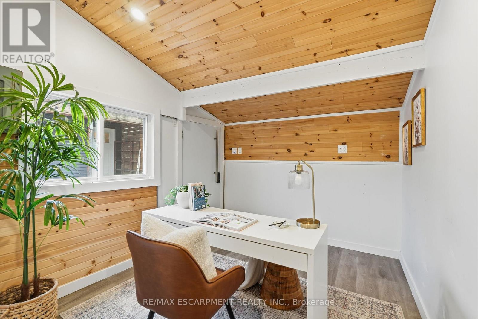 48 Frederick Avenue, Hamilton, ON - Indoor