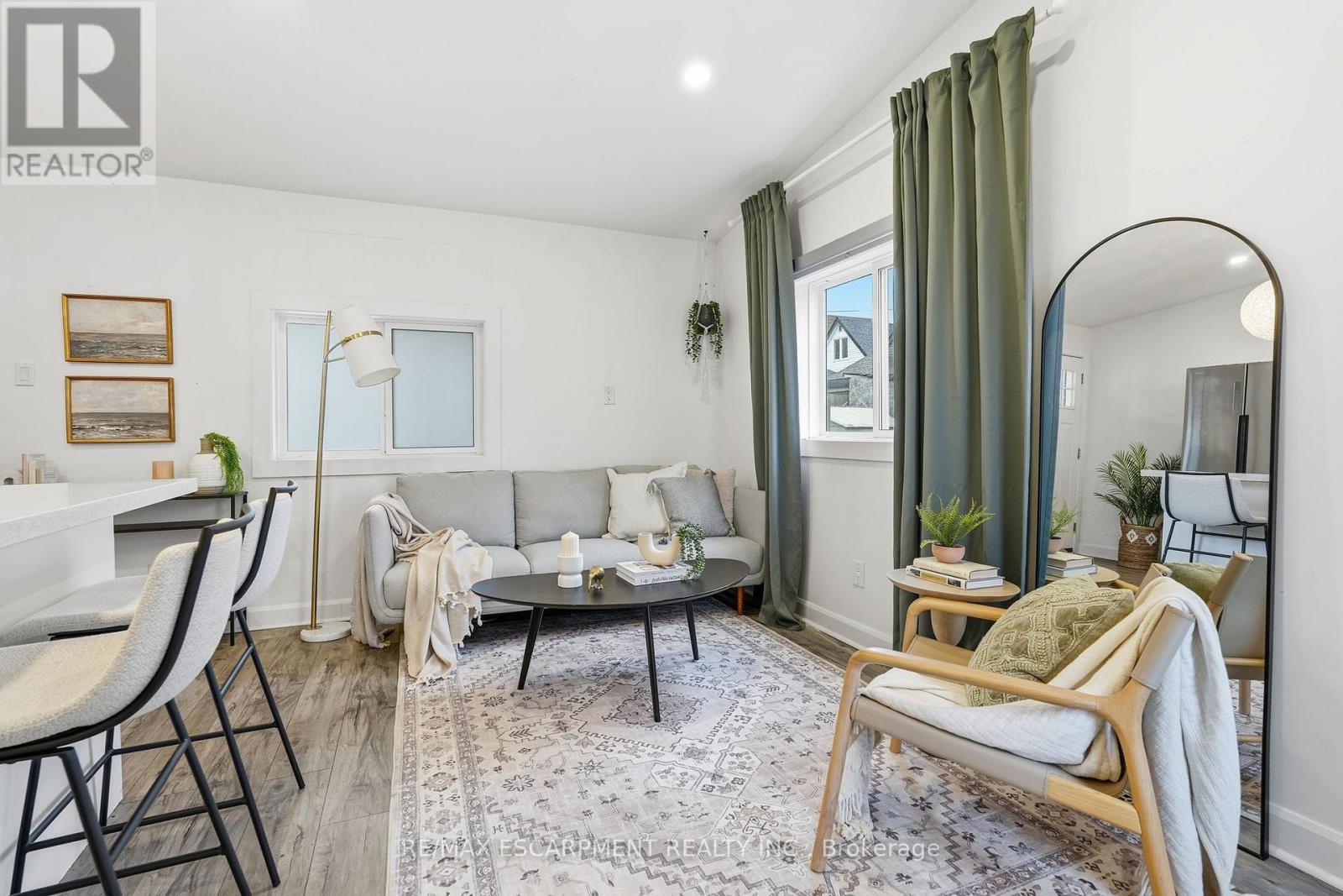 48 Frederick Avenue, Hamilton, ON - Indoor