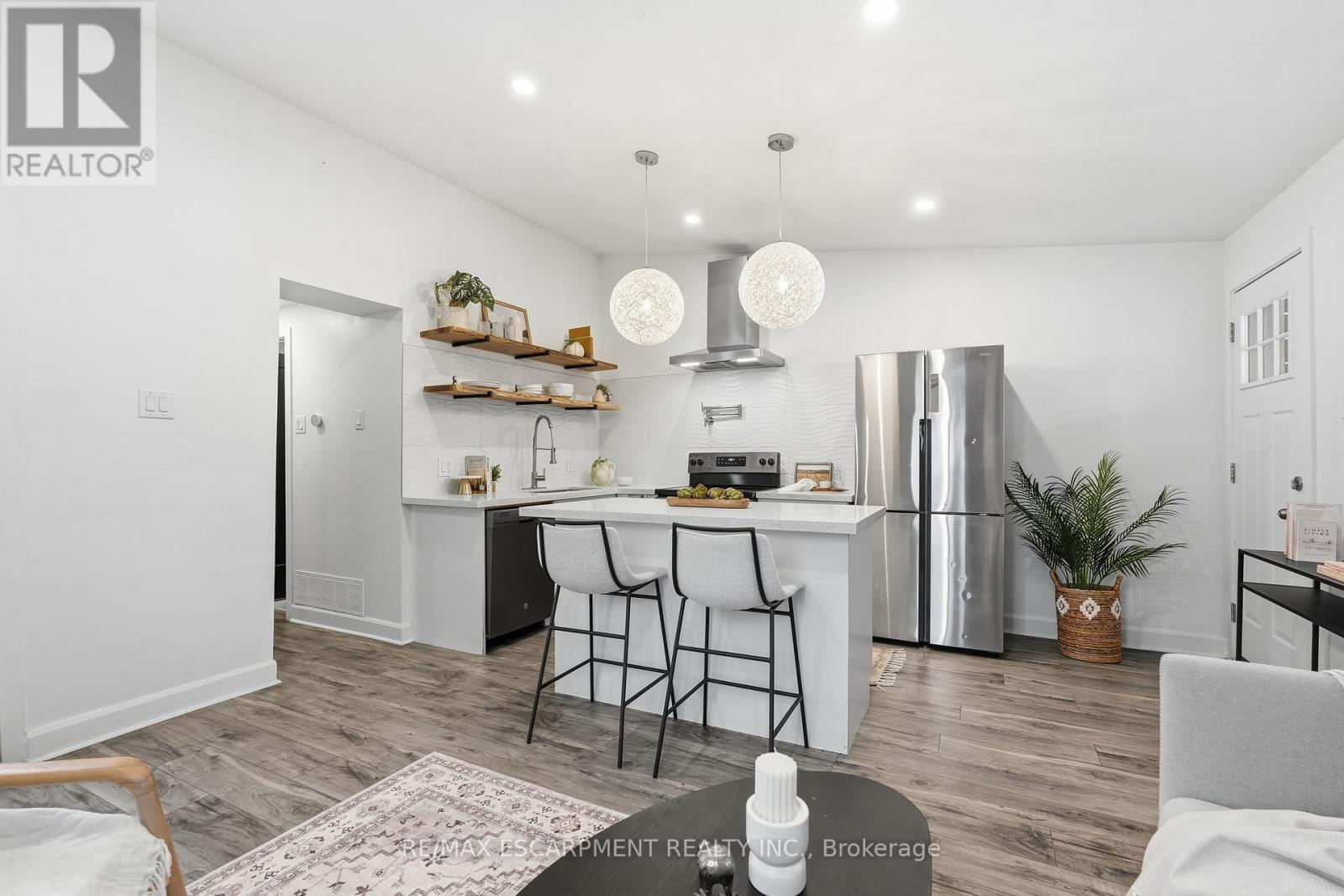 48 Frederick Avenue, Hamilton, ON - Indoor