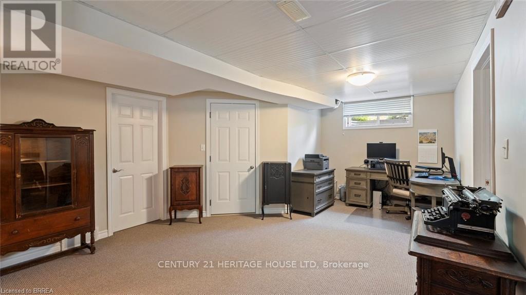 2 Hunter Drive S, Norfolk, ON - Indoor