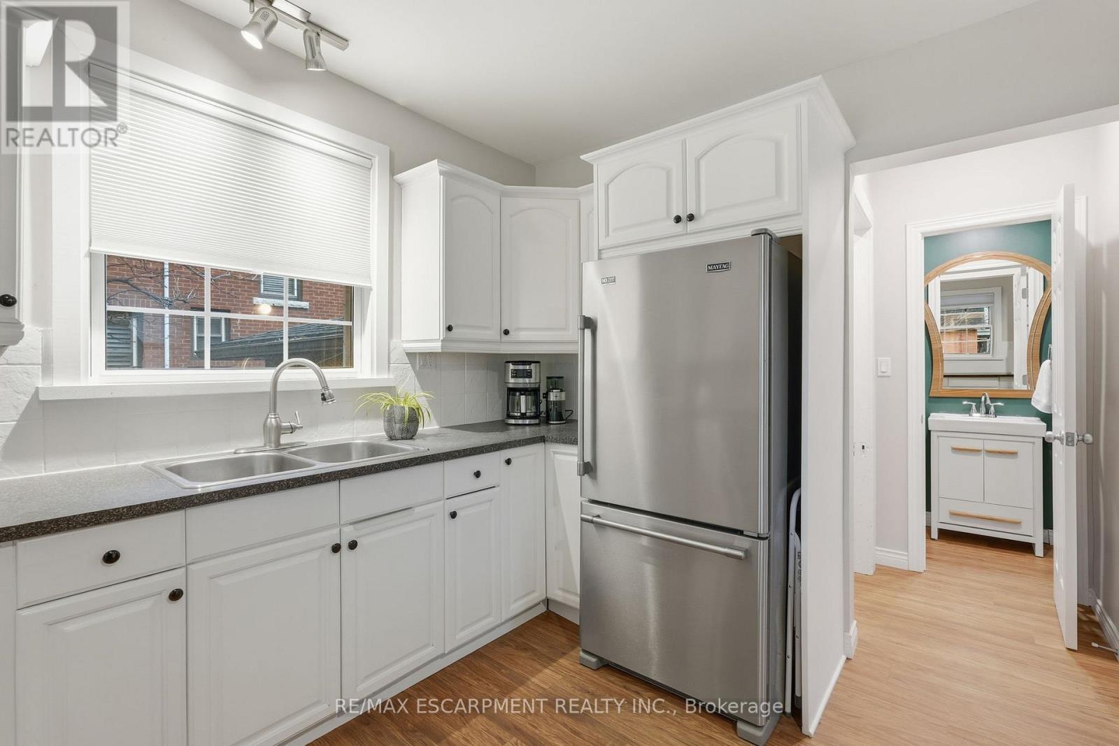 232 Mountain Park Avenue, Hamilton, ON - Indoor Photo Showing Kitchen With Double Sink
