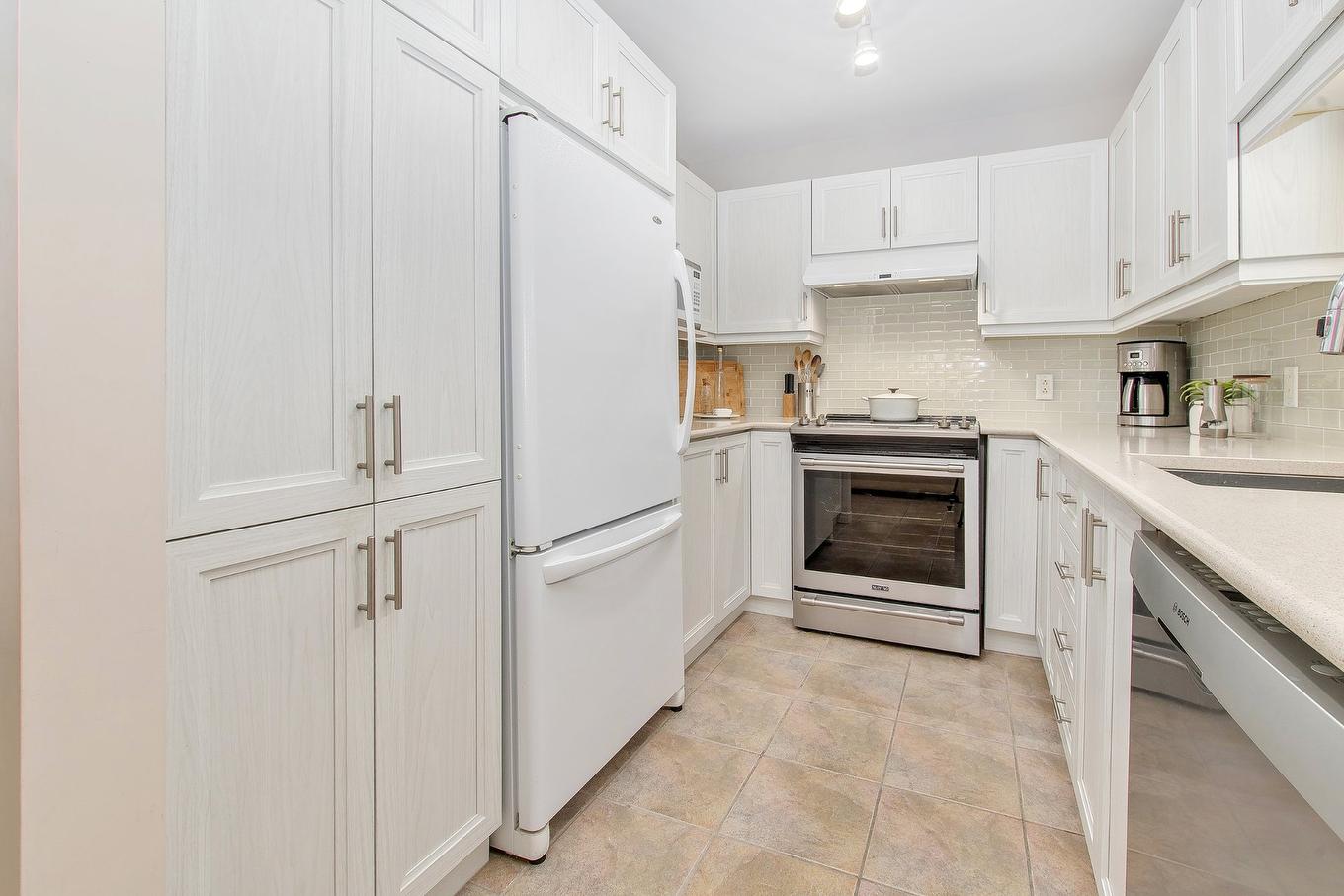 Kitchen - 1139 Boul. Maisonneuve, Saint-Jérôme, QC - Indoor Photo Showing Kitchen