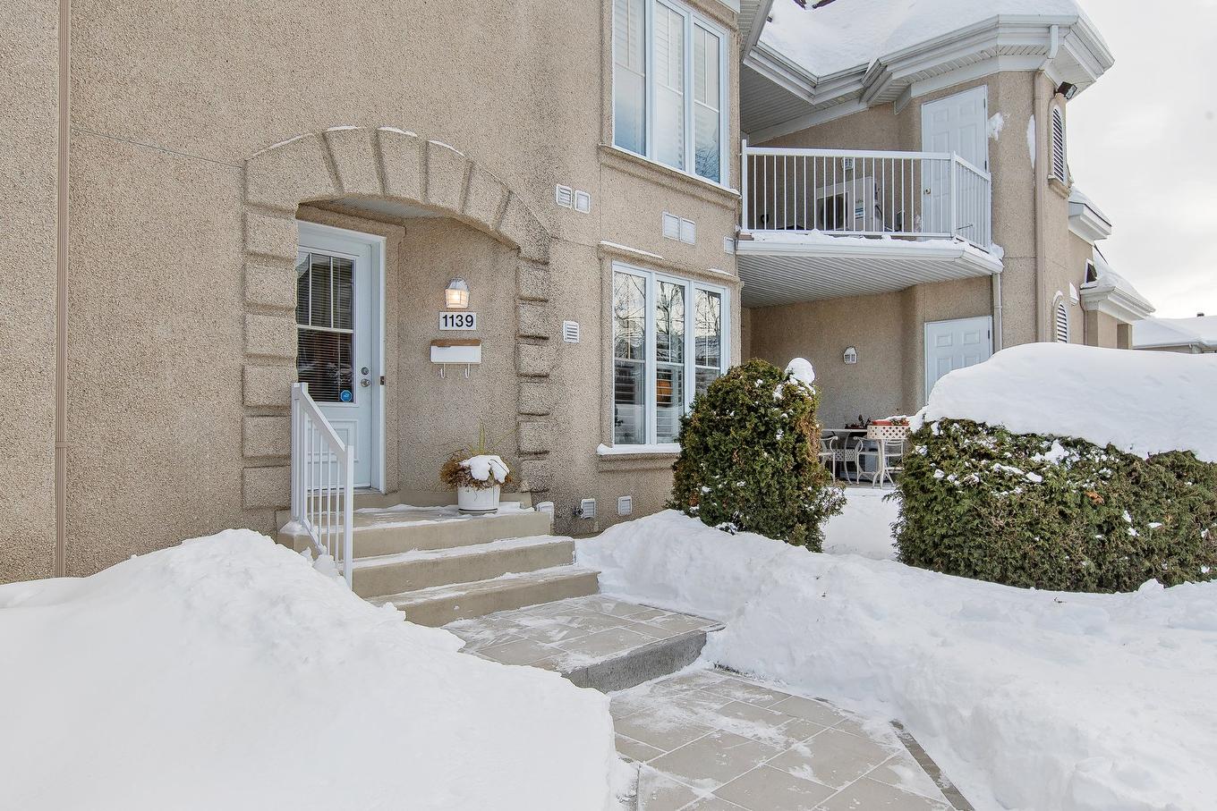 Exterior entrance - 1139 Boul. Maisonneuve, Saint-Jérôme, QC - Outdoor With Facade