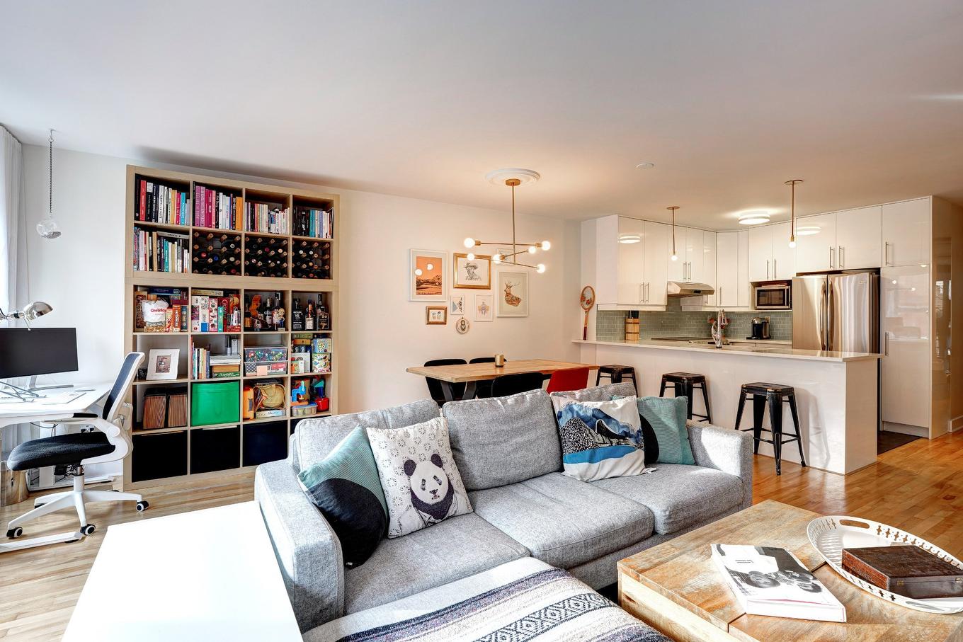 Living room - 3-1361 Rue La Fontaine, Montréal (Ville-Marie), QC - Indoor Photo Showing Living Room