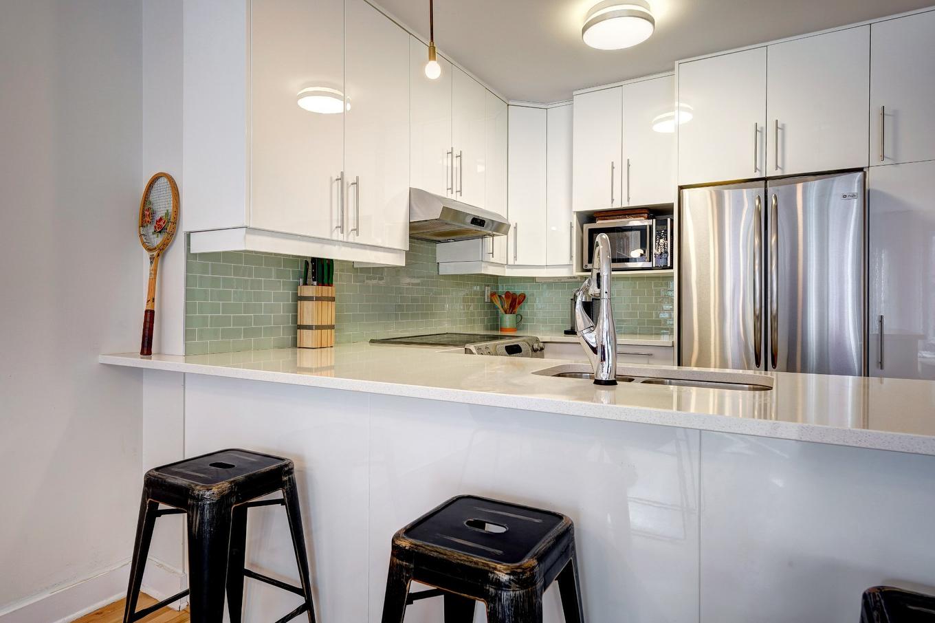 Kitchen - 3-1361 Rue La Fontaine, Montréal (Ville-Marie), QC - Indoor Photo Showing Kitchen With Upgraded Kitchen
