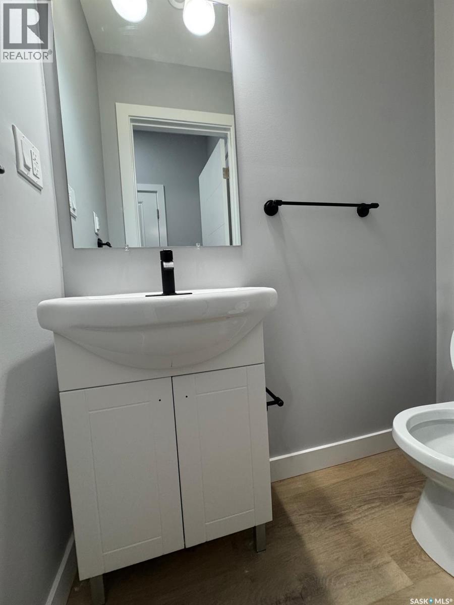 419 Stromberg Crescent, Saskatoon, SK - Indoor Photo Showing Bathroom