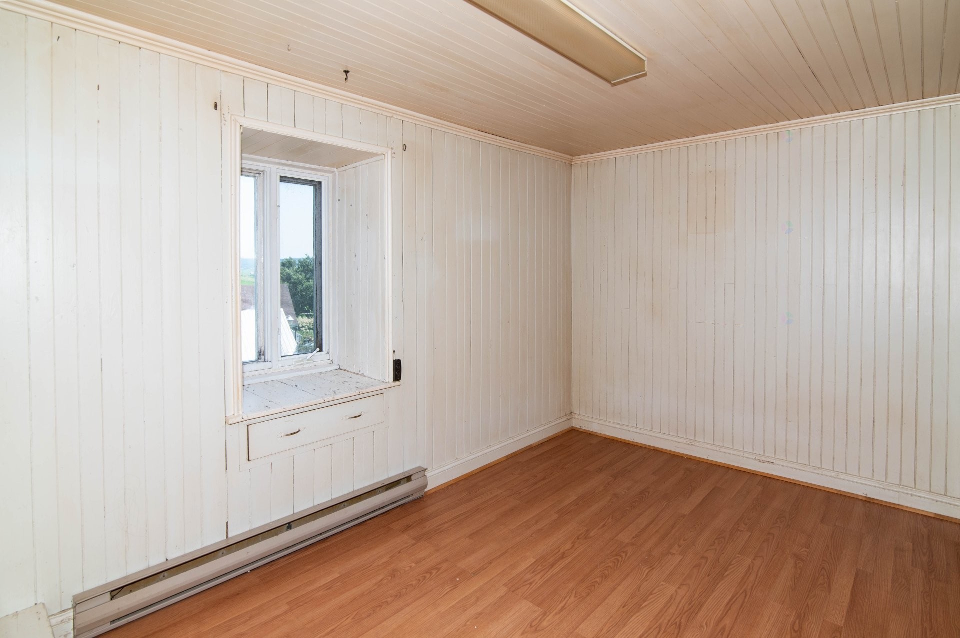 Bedroom - 9 Route 132 E., Saint-Denis-De La Bouteillerie, QC - Indoor Photo Showing Other Room