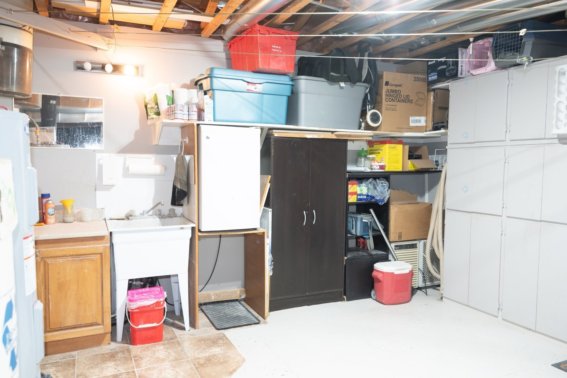 Garage - 9 Route Lauzier, Kamouraska, QC - Indoor Photo Showing Basement