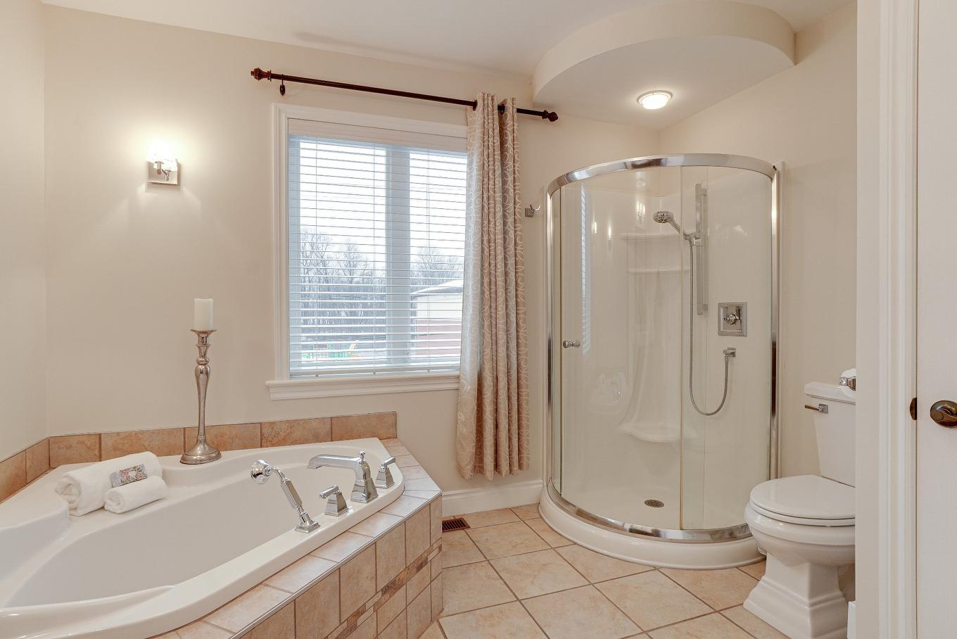 Bathroom - 7 Rue Hector-Maisonneuve, Blainville, QC - Indoor Photo Showing Bathroom