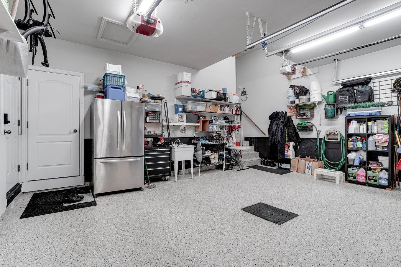 Garage - 7 Rue Hector-Maisonneuve, Blainville, QC - Indoor