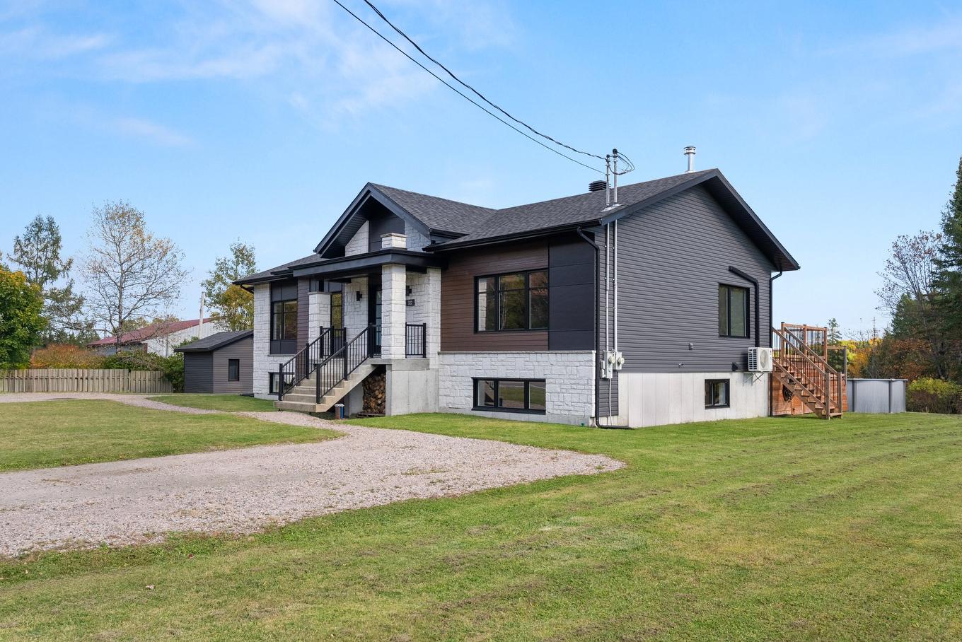 Frontage - 322 - 324 Ch. De Wexford, Shannon, QC - Outdoor